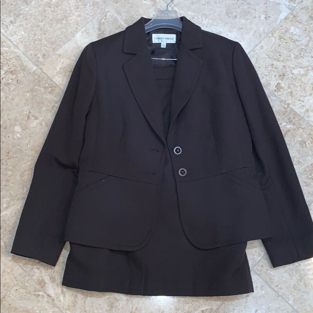 BLAZER & SKIRT